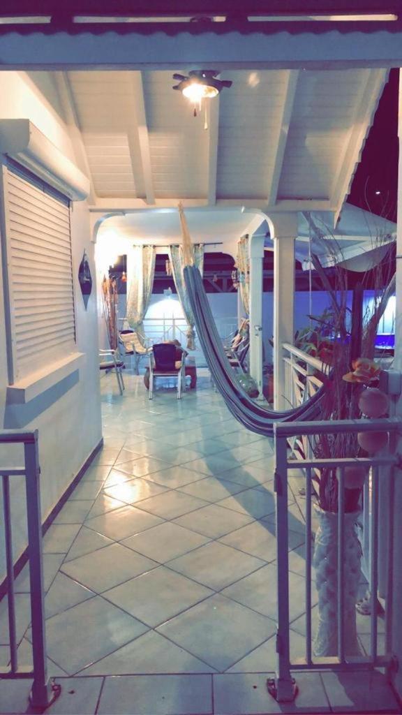 Le Sable Bleu - Evasion Tropicale A Sainte-Anne - Plage 5Min - Piscine - Parking - Logement Climatise - Vue Sur Les Palmiers - Parfait Pour Sejours En Famille Ou Entre Amis Exteriér fotografie